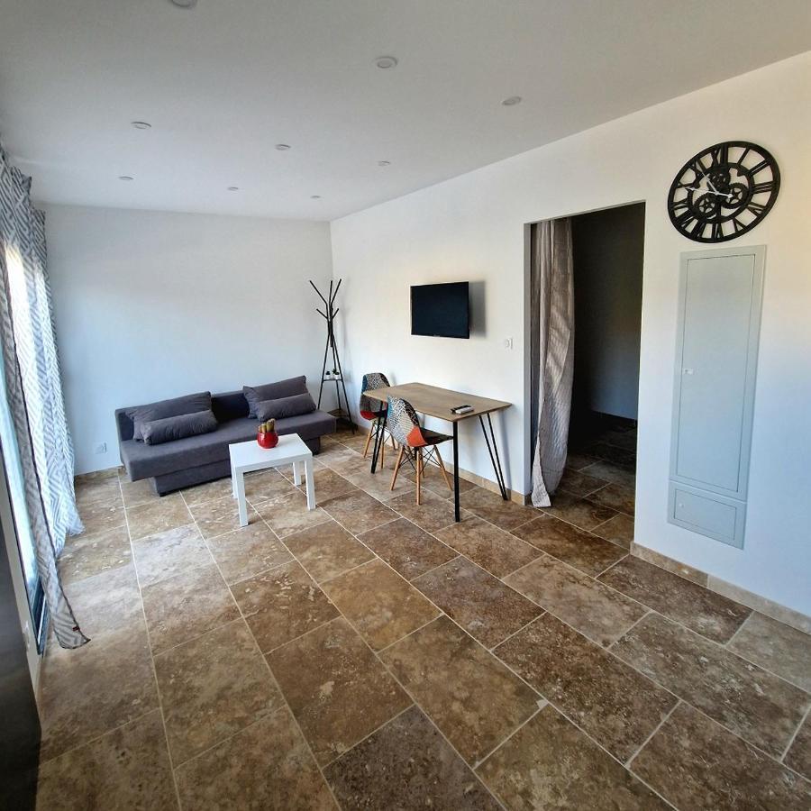 Plages Et Terres Apartment Bessan ภายนอก รูปภาพ